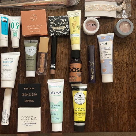 Massive make up bundle - Picture 3 of 6